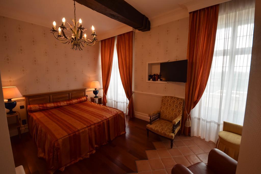 Domaine De La Rocque Bed and Breakfast Liorac-sur-Louyre Zewnętrze zdjęcie